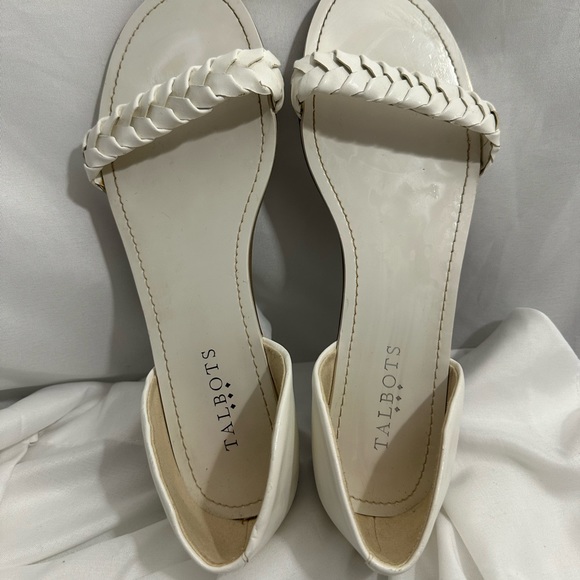 White Talbots Braid Sandals Size 8M - Picture 3 of 6